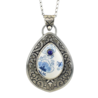 delft pattern peacock pendant 1.1 white bkgd cropped
